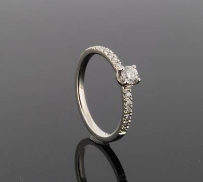 Wilhelm M&uuml;ller Ringe Ref.-Nr.: 132004052 950/- Platin 12 Diamant Top Wesselton kleine Einschl&uuml;sse Brillantschliff 0,14ct.  1 Diamant Top Wesselton kleine Einschl&uuml;sse Brillantschliff 0,25ct.  Ringgr&ouml;&szlig;e 52