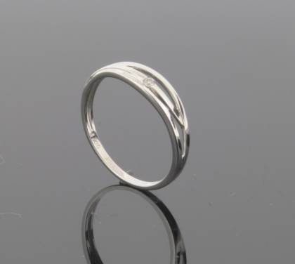 Wilhelm M&uuml;ller Ringe Ref.-Nr.: 135210056 585/- Gold, wei&szlig; 1 Diamant Wesselton deutliche Einschl&uuml;sse Brillantschliff 0,02ct.  Ringgr&ouml;&szlig;e 56