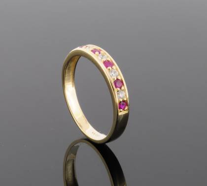 Wilhelm M&uuml;ller Ringe Ref.-Nr.: 673221055 333/- Gold 4 Zirkonia  Wei&szlig;  5 Rubin Rot  Ringgr&ouml;&szlig;e 55