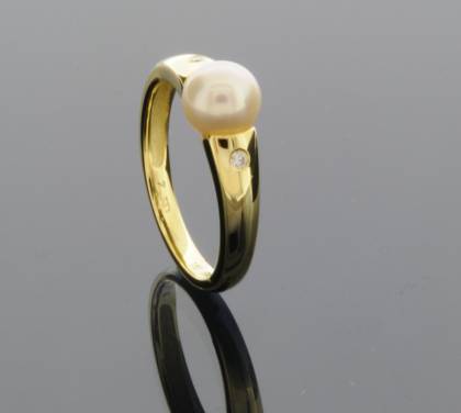Wilhelm M&uuml;ller Ringe Ref.-Nr.: 677772054 333/- Gold 2 Zirkonia  Wei&szlig;  1 S&uuml;&szlig;wasser Zuchtperle 6,0-6,5 mm Ringgr&ouml;&szlig;e 54