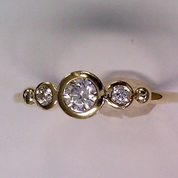 Engelkemper Ringe Ref.-Nr.: 6-210855-001 333/- Gold, gelb 3 Zirkonia  Wei&szlig;  Ringgr&ouml;&szlig;e 56