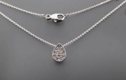 Wilhelm M&uuml;ller Halsschmuck Ref.-Nr.: 250938019 585/- Gold, wei&szlig; 11 Diamant Wesselton kleine Einschl&uuml;sse Brillantschliff 0,11ct.  L&auml;nge 42+3 cm Individual-Nr. Z721