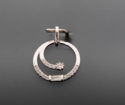 Wilhelm M&uuml;ller Halsschmuck Ref.-Nr.: 255092019 585/- Gold, wei&szlig; 1 Diamant Wesselton kleine Einschl&uuml;sse Baguette 0,05ct.  15 Diamant Wesselton kleine Einschl&uuml;sse Brillantschliff 0,13ct. 