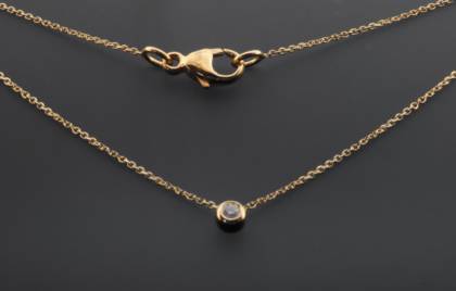 Wilhelm M&uuml;ller Halsschmuck Ref.-Nr.: 241899019 Gold, gold 1 Diamant Wesselton  Weiss kleine Einschl&uuml;sse Brillantschliff 0,03ct.  L&auml;nge 42+3 cm