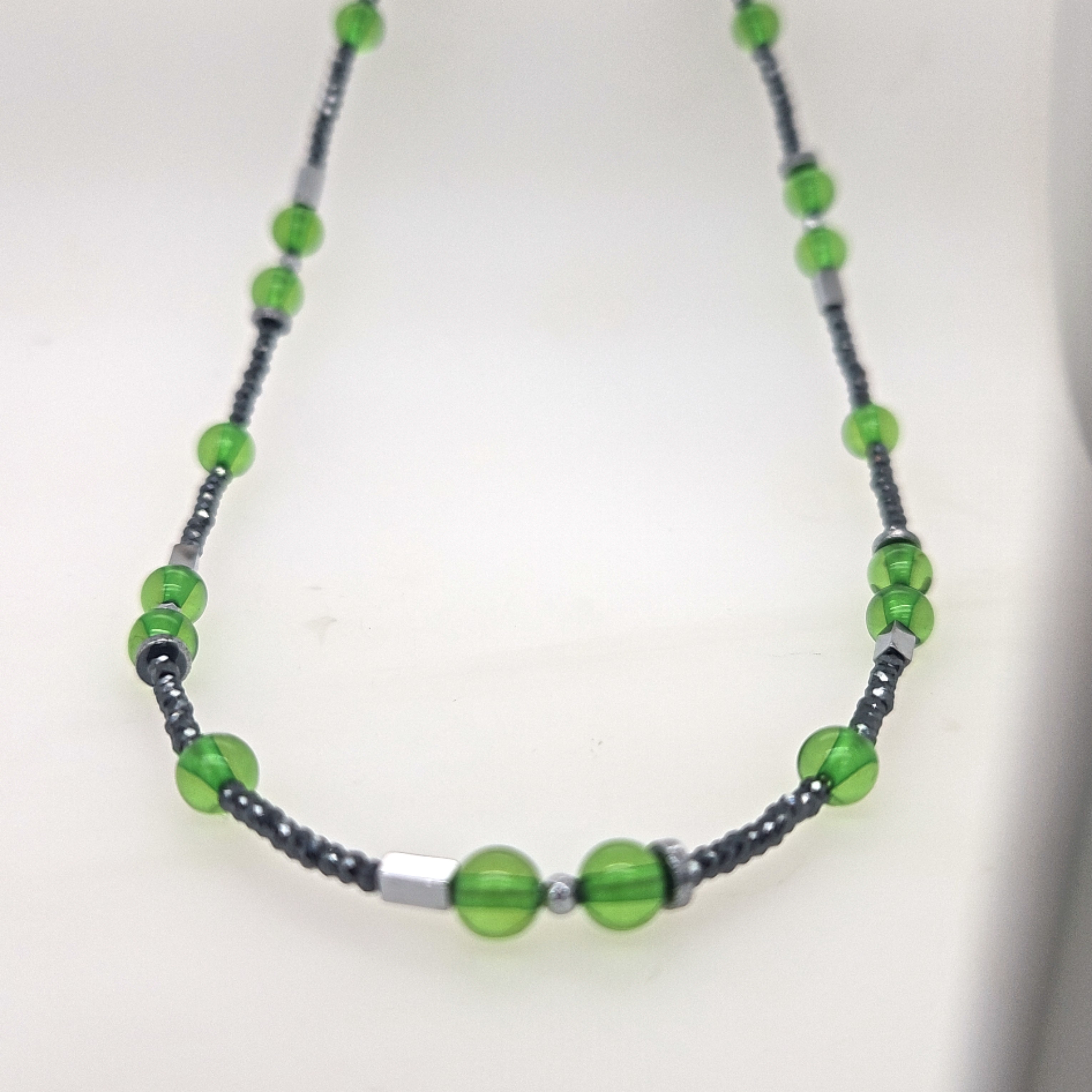 Herrling Bernsteinschmuck Halsschmuck Ref.-Nr.: K-22470 925/- Silber, Rhodiniert Bernstein Gr&uuml;n  H&auml;matit schwarz 