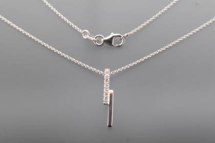 Wilhelm M&uuml;ller Halsschmuck Ref.-Nr.: 250937019 585/- Gold, wei&szlig;  8 Diamant Wesselton  Weiss kleine Einschl&uuml;sse Brillantschliff 0,06ct.  L&auml;nge 45cm
