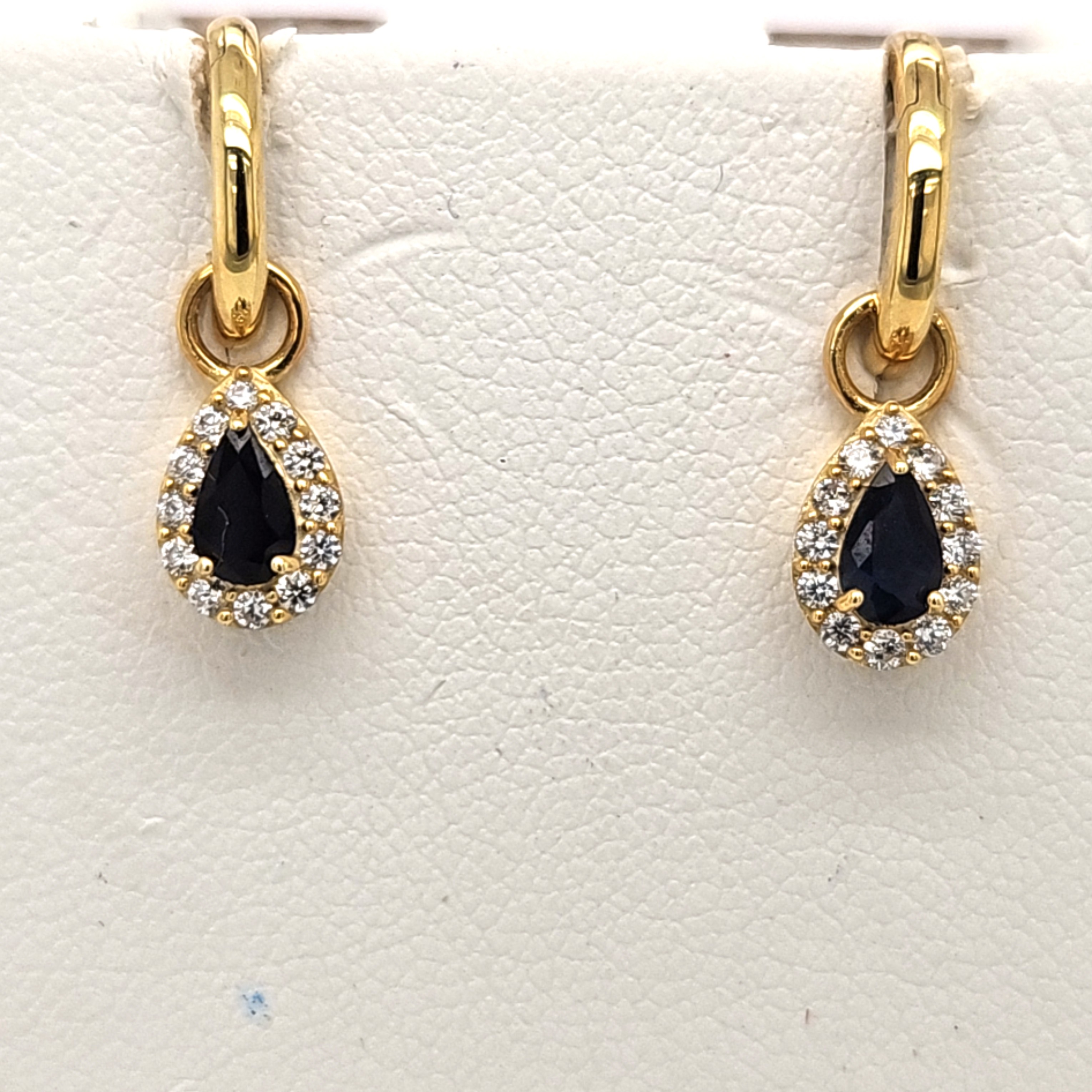 Wilhelm M&uuml;ller Ohrschmuck Ref.-Nr.: 715157019 333/- Gold, gold  2 Saphir blau  24 Zirkonia  Wei&szlig; 