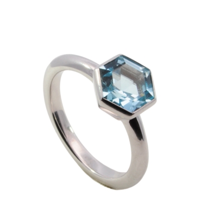 Wilhelm M&uuml;ller Ringe Ref.-Nr.: 746731054 925/- Silber, Rhodiniert  1 Blautopas beh. 2,71ct. 