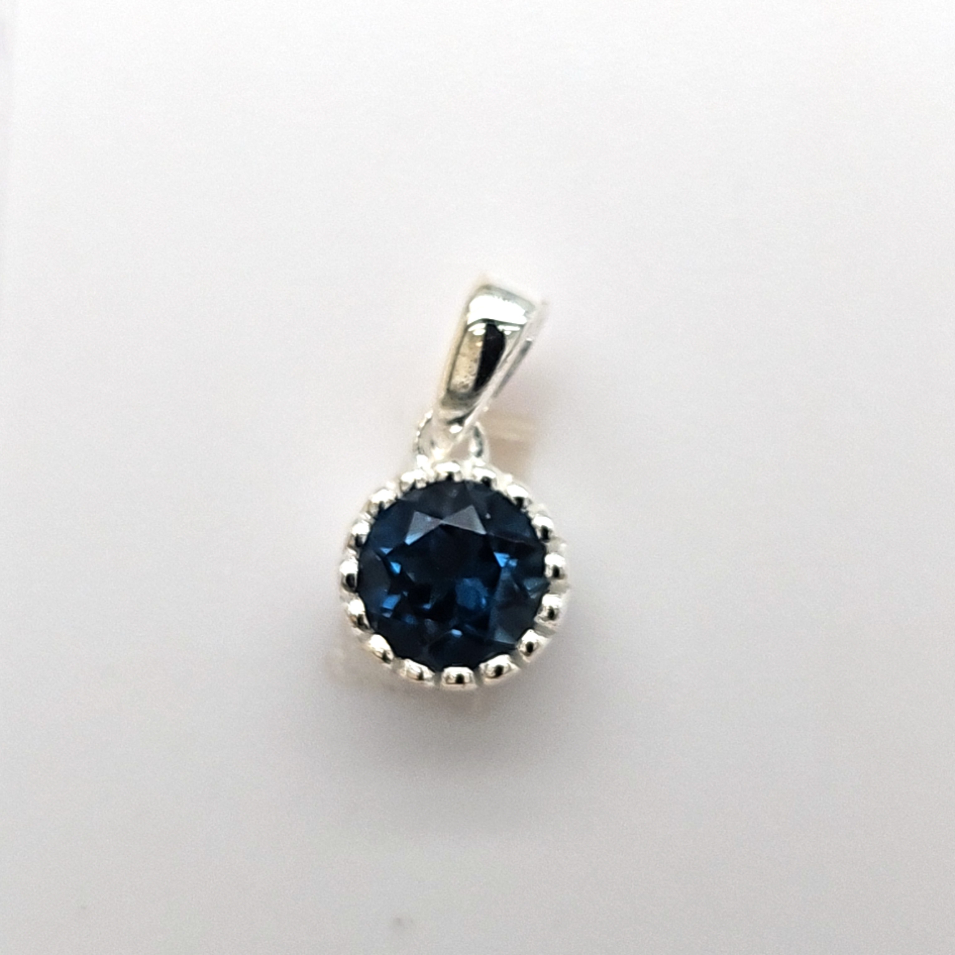 Linkenheil Halsschmuck Ref.-Nr.: 20116-4948 925/- Silber  1 Blautopas beh. blau 