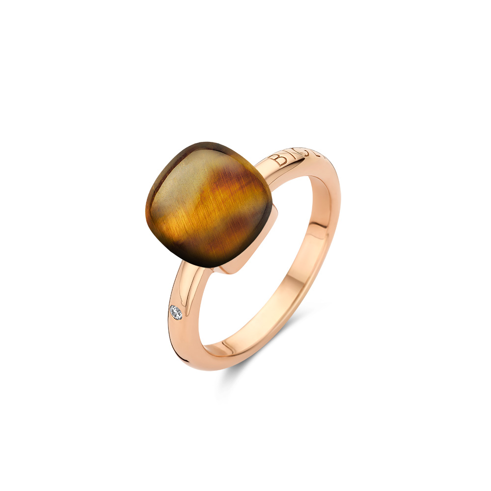 Pure Tiger Eye
Deze Mini Sweety ring  is afgewerkt met tijgeroog en de kenmerkende diamant van 0,02ct