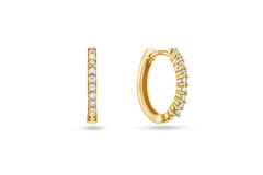 De Premium Hoops Zilver, zijn elegante creolen met een vouwsluiting. Deze verfijnde oorbellen stralen klasse uit en zijn ideaal voor zowel dagelijks gebruik als speciale gelegenheden. Draag ze met opgestoken haar of een elegante vlecht om hun glans optimaal te tonen. Voeg ze toe aan je sieradencollectie voor een tijdloze uitstraling. 

Categorie: Sieraad  
Type: Creolen  