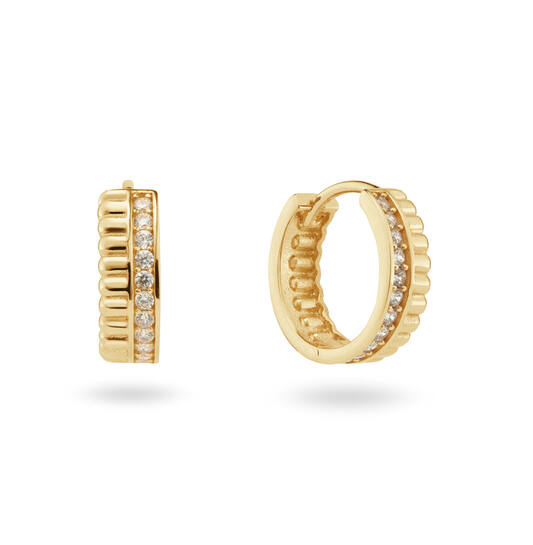 De Gouden Oorringen zijn prachtige creolen van een ongedefinieerd merk. Deze juweel is een uitstekende aanvulling op elke outfit en voegt een vleugje elegantie toe. Draag ze bij zowel casual als formele gelegenheden om uw look te verfijnen. Perfect gecombineerd met andere gouden accessoires voor een samenhangende uitstraling.