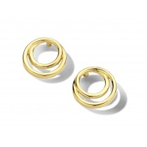 Deze prachtige oorring is vervaardigd uit 18-karaats goud, wat zorgt voor een luxe uitstraling. Als stijlvolle stud oorbel voegt hij een subtiel vleugje elegantie toe aan elke outfit. Draag deze oorringen als een chique accessoire bij zowel casual als formele kledingstijlen voor een verfijnde look die de hele dag door indruk maakt.