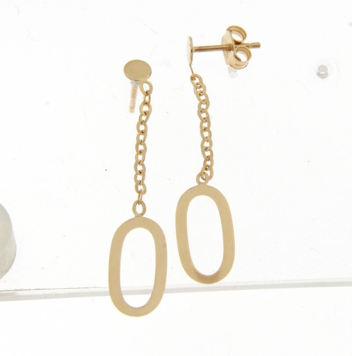 Deze prachtige oorringen zijn gemaakt van 18-karaats goud, perfect voor elke gelegenheid. Ze behoren tot de categorie sieraden en zijn specifiek ontworpen als stijlvolle stud oorbellen. Draag ze als elegante finishing touch bij zowel casual als formele outfits. Ze verheffen elke look en stralen verfijning en luxe uit. Perfect voor dagelijks gebruik of speciale gelegenheden.