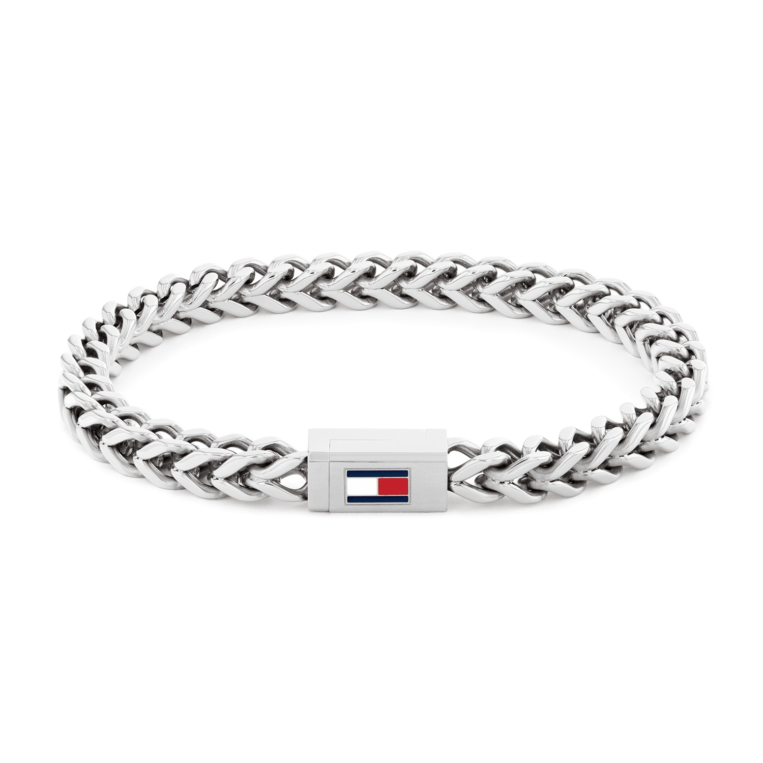 Tommy Hilfiger Jewels TJ2790647S Armband Heren Staal 17,5cm
Deze armband van Tommy Hilfiger uit de jewelry serie Braided Metal met nr: TJ2790647S is een stijlvol model, een musthave voor je Tommy collectie. De stalen glanzende heren armband heeft een vossenstaart schakel en een strakke magneetsluiting met emaille logo, is 6mm en heeft een lengte van 17,5cm. Ook leuk te combineren met andere armbanden en sieraden van Tommy Hilfiger.

Het merk:
Tommy Hilfiger is wereldwijd &eacute;&eacute;n van de grootste designer lifestyle merken en is internationaal bekend om haar classic American cool stijl. De sieraden zijn voor dames en heren met een eigen stijl, die niet bang zijn om dit aan de wereld te laten zien.

Specificaties:
- Armband
- Materiaal: Staal
- Lengte 17,5cm
- Heren sieraad