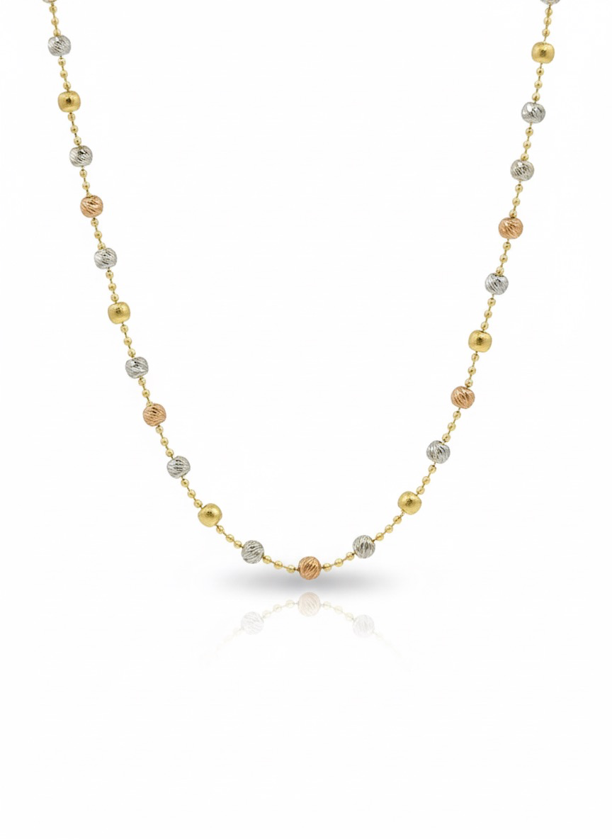 Deze 14 karaats tri colour gouden bolletjes ketting, modelnummer JS55, is een elegante aanvulling op uw sieradencollectie. Gemaakt van goud, weegt 5,6 gram en is glanzend afgewerkt. Draag hem solo voor een verfijnde look of combineer met andere kettingen voor een trendy stapelstijl. Perfect voor dagelijks gebruik en speciale gelegenheden.