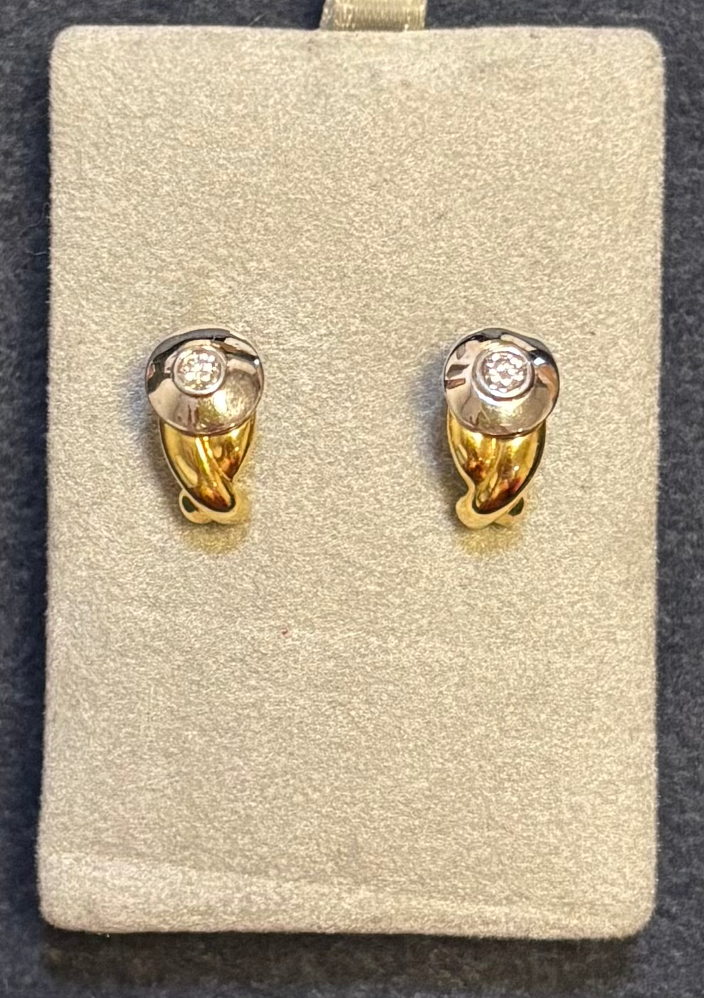 Gouden oorknoppen diamant bicolor