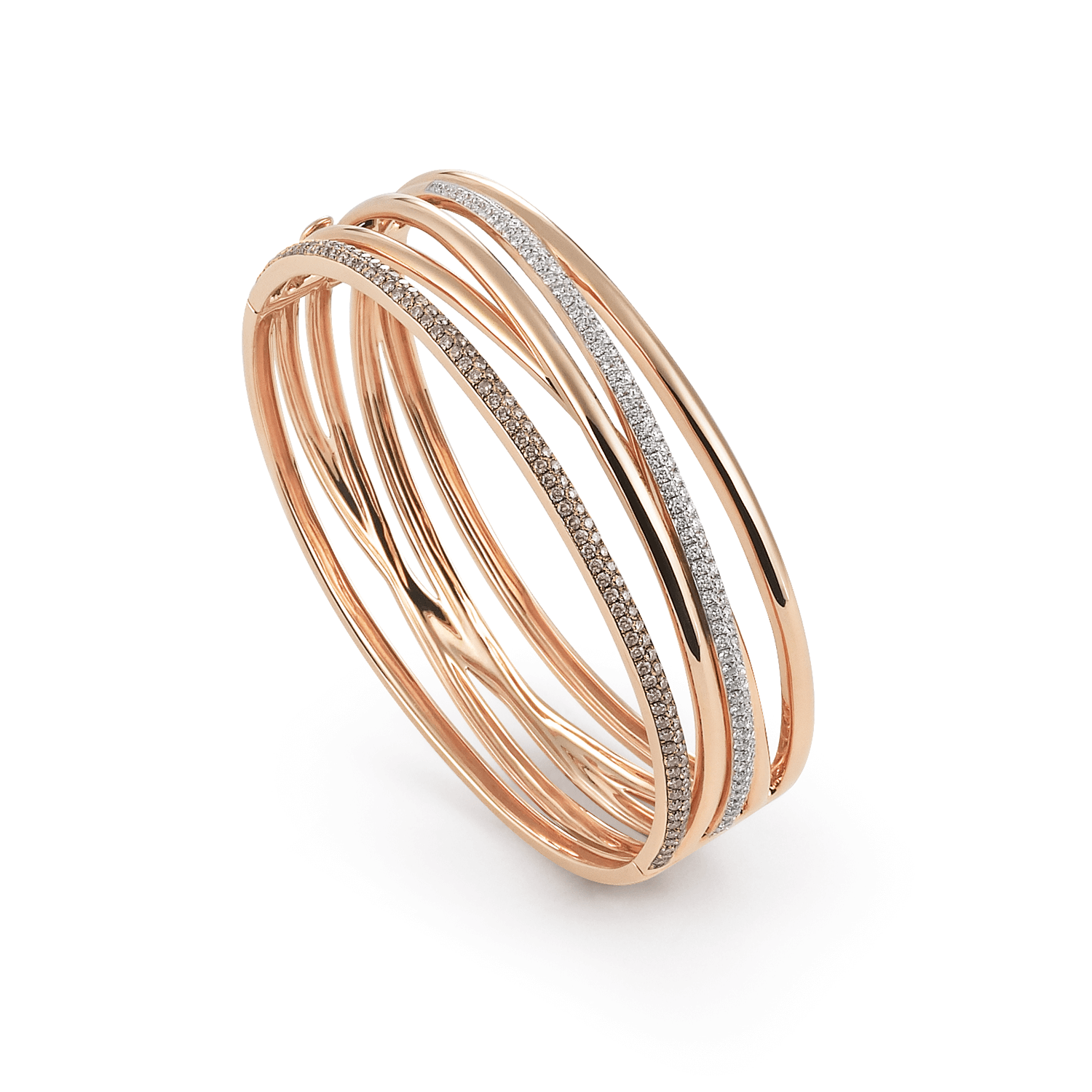 De elegantie van de Serenata collectie van Al Coro toont zich in dit unieke design. Deze armband, vervaardigd van 18 karaat roségoud, bestaat uit veschillende banen die elkaar prachtig overlappen. 2 banen zijn rijkelijk bezet met maar liefst 247 briljant geslepen diamanten. De diamanten hebben een totaalgewicht van 2.359ct (kleur H, zuiverheid SI). 

Let op: op de foto staan bruine diamanten, de armband in onze collectie is geheel voorzien van witte diamanten, SI/H.