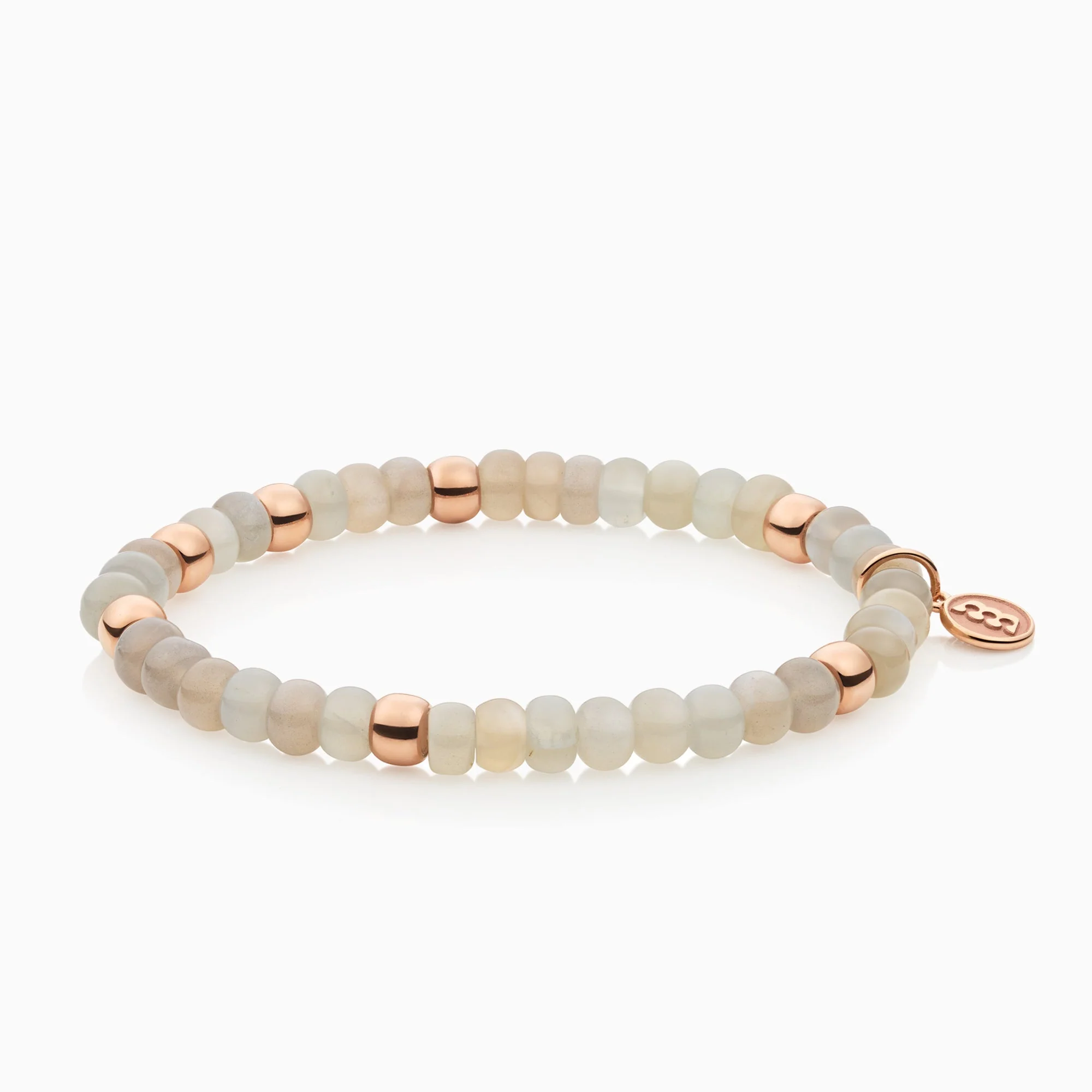 De Bron Reflex Ellesse armband, modelnummer 8AR3985MIX25, is een stijlvolle accessoire in de categorie sieraden, specifiek een armband. Draag deze armband om je pols voor een moderne en verfijnde look. Perfect te combineren met casual of elegante outfits. Voeg een vleugje klasse toe aan elke gelegenheid met deze must-have sieradenaccessoire.