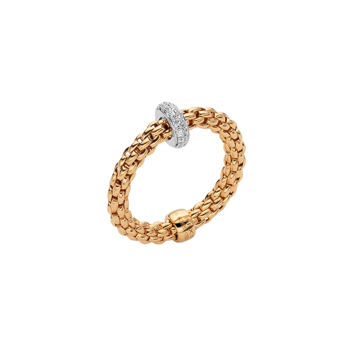 De Fope Prima Flex'it ring, modelnummer 74508AX_BB_B_XBX_00S, is vervaardigd uit geelgoud en bezet met diamanten. Het is een luxe sieraad dat ideaal is voor alledaags gebruik. Combineer deze elegante ring met andere sieraden uit dezelfde lijn voor een verfijnde look. Draag hem solo voor een subtiele en tijdloze uitstraling.