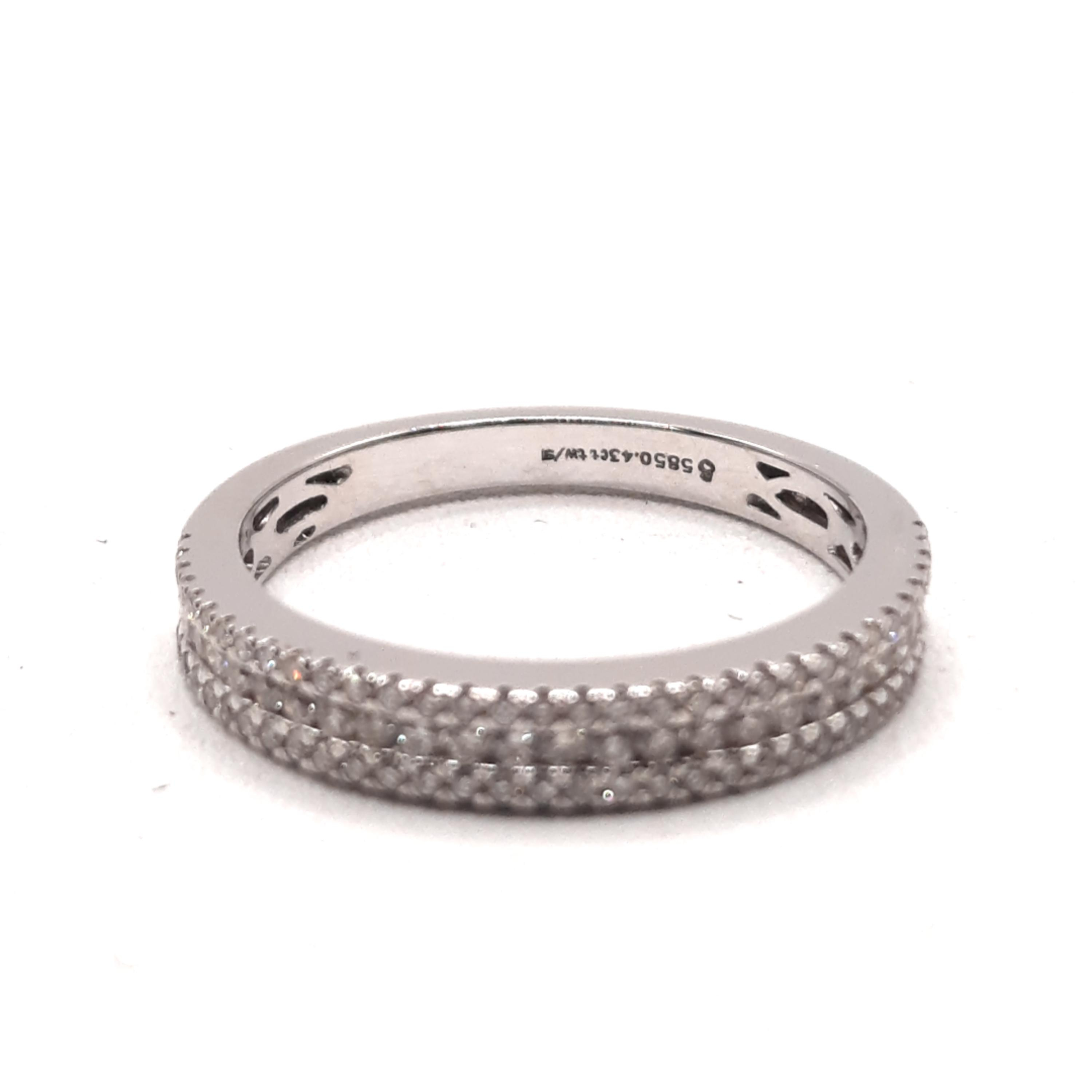 Deze prachtige witgouden ring met diamant, modelnummer 0002480, is een verfijnd sieraad voor alledaags gebruik. Gemaakt van 14-karaats witgoud, maat 54, met een schitterende diamant van zuiverheid SI1 en H-kleur. Combineer met een elegante outfit voor een tijdloze uitstraling of draag dagelijks voor een vleugje luxe. Perfect voor elke gelegenheid.