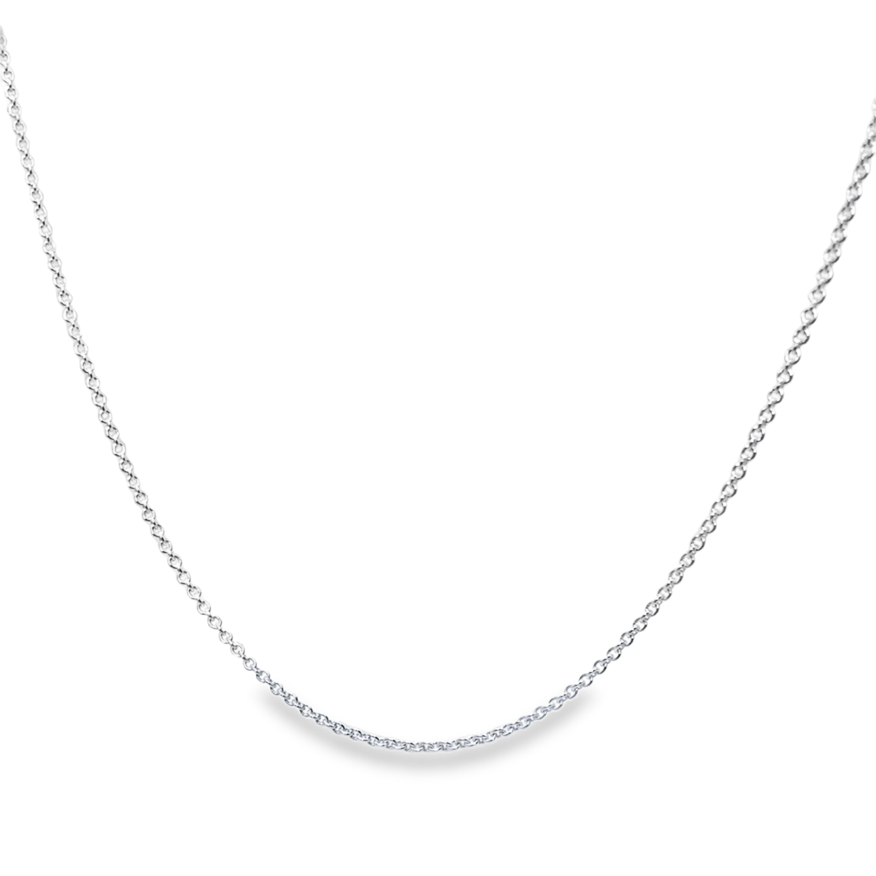 Die Ankerkette Silber 45cm, 2,0mm,  ist eine elegante Halskette. Diese Kette aus hochwertigem Silber passt perfekt zu jedem Outfit, ob lässig oder formell. Ideal zum Kombinieren mit passenden Anhängern oder alleine als dezenter Schmuck. Tragen Sie die Kette direkt auf der Haut für einen modernen Look oder über einem Oberteil. Perfekt für jeden Anlass. Auch in Gold 750 erhältlich, sprechen Sie uns an!