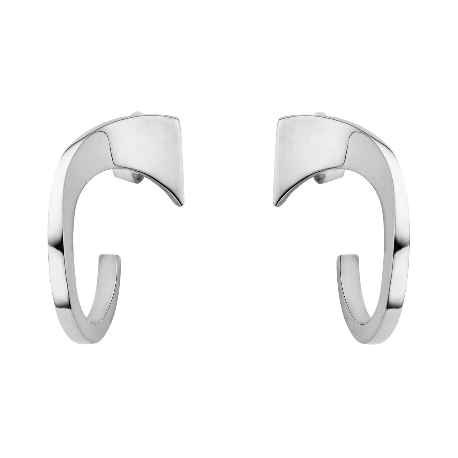 een paar 925/1000 zilveren oorstekers halfrond met een slag erin.