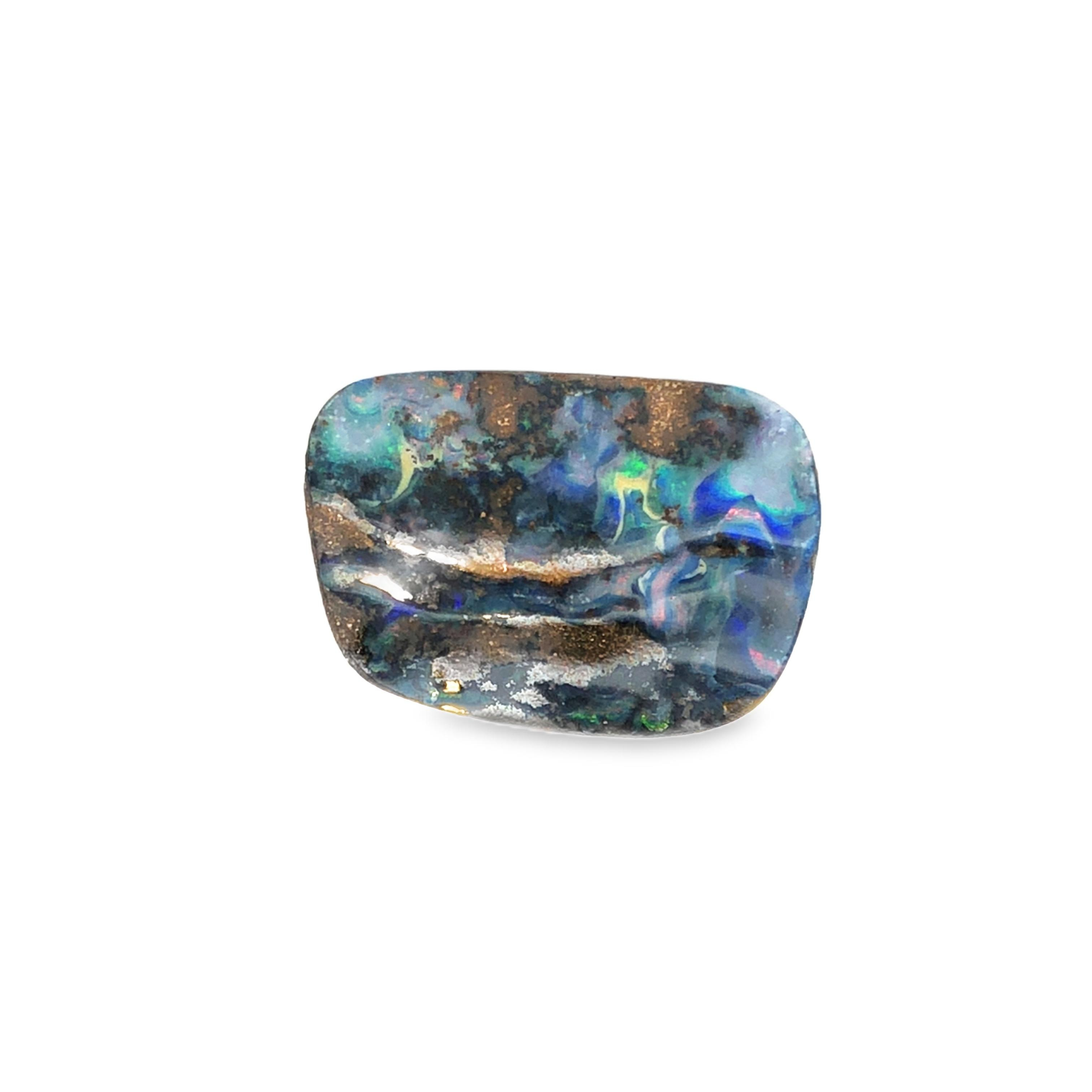 Entdecken Sie den Boulderopal 75,00ct Wechselschließe, Modellnummer OPA. Dieses einzigartige Schmuckstück ist ein eleganter Anhänger, der jedem Outfit einen Hauch von Luxus verleiht. Tragen Sie ihn an einer schlichten Halskette, um seine schimmernde Schönheit hervorzuheben. Perfekt, um ein schlichtes Kleid zu ergänzen oder Ihrem Alltagslook Raffinesse zu verleihen.