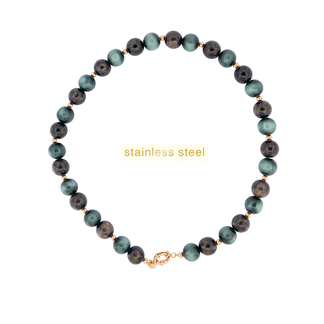 De Day & Eve Collier Glamour Steen 14k verguld in grijs, modelnummer N56509-4, is een verfijnde halsketting die elegantie en stijl toevoegt aan elke outfit. Draag deze ketting als een opvallend accessoire op zowel formele als casual gelegenheden om je look compleet te maken. Perfect voor dagelijkse luxe of voor een speciale avond uit.