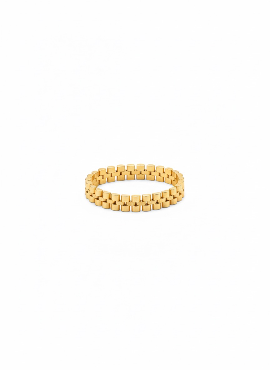 Deze 18k gouden flexibele schakelring, modelnummer JRS92, is een luxe sieraad met een gewicht van 5 gram en een breedte van 5 mm. De ring is vervaardigd van 18-karaats goud en heeft een glanzende afwerking. Perfect om alleen of samen met andere ringen te dragen voor een stijlvolle look. Geschikt voor maat 63.