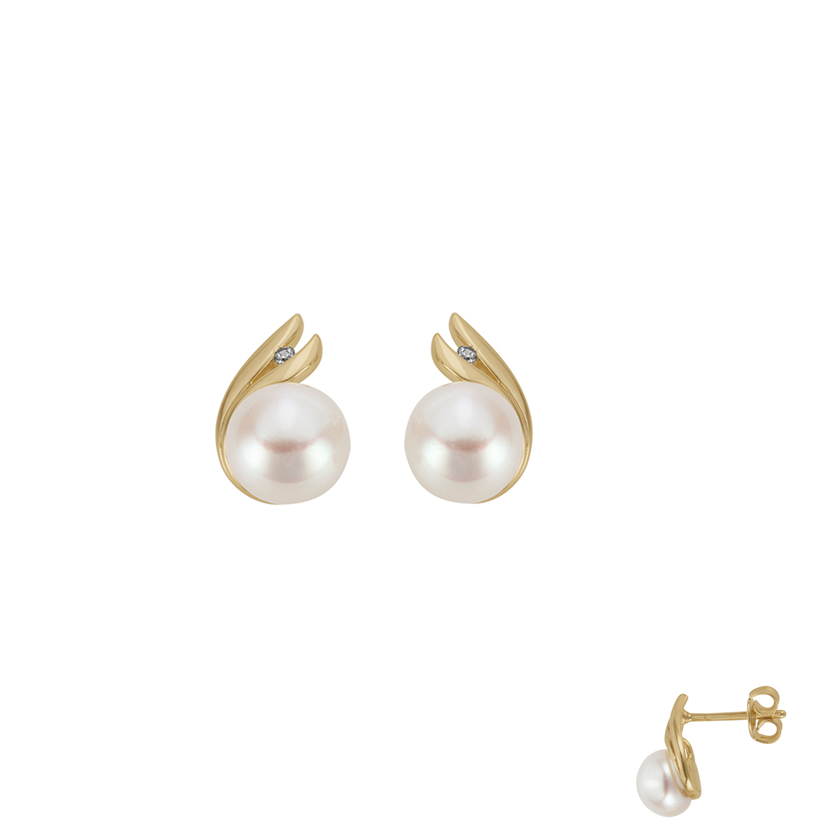 De oorringen met modelnummer 064806/PA zijn gemaakt van 18-karaat goud. Ze behoren tot de categorie sieraden en zijn specifiek ontworpen als studs. Draag deze elegante studs als een verfijnde aanvulling op zowel dagelijkse als formele outfits. Ze bieden een tijdloze uitstraling en zijn perfect voor diverse gelegenheden.