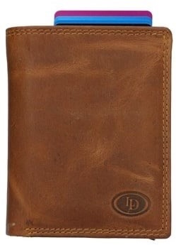 Secrid Leren Portemonnee – Compact, Veilig en Stijlvol

Ontdek de perfecte combinatie van stijl en functionaliteit met deze Secrid portemonnee – een echte Nederlandse topper.
Het beste van twee werelden: bescherming tegen skimmen (RFID-bescherming), ruimte voor papiergeld, pasjes én muntgeld.

Deze portemonnee is ontworpen om jouw betaalmiddelen veilig en overzichtelijk te bewaren, terwijl het compacte design moeiteloos in elke broek- of jaszak past.

Hoogwaardige materialen
De buitenkant is gemaakt van echt leer van premium kwaliteit. Omdat leer een natuurproduct is, is elke portemonnee uniek — kleine kleur- of structuurverschillen maken jouw exemplaar persoonlijk en authentiek.

Afmetingen:

Hoogte: 11 cm

Breedte: 9 cm

Diepte: 2,5 cm

Waarom kiezen voor deze Secrid portemonnee?

 Nederlandse design

 RFID-bescherming tegen elektronisch zakkenrollen

 Ruimte voor pasjes, papiergeld én muntjes

 Compact & duurzaam – past in elke broekzak

 Echt leer – stijlvol, natuurlijk en uniek