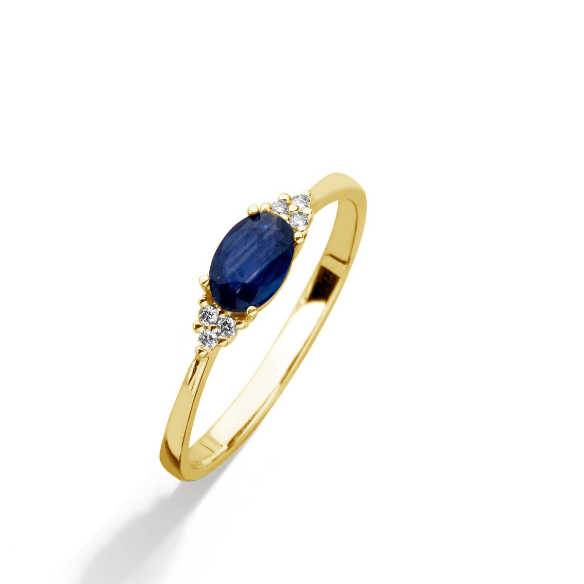  Dit verfijnde sieraad valt onder de categorie juwelen en komt als stijlvol accessoire perfect tot zijn recht aan je vingers. Draag deze gouden ring met vertrouwen op speciale gelegenheden of om uw dagelijkse outfit een vleugje luxe te geven.