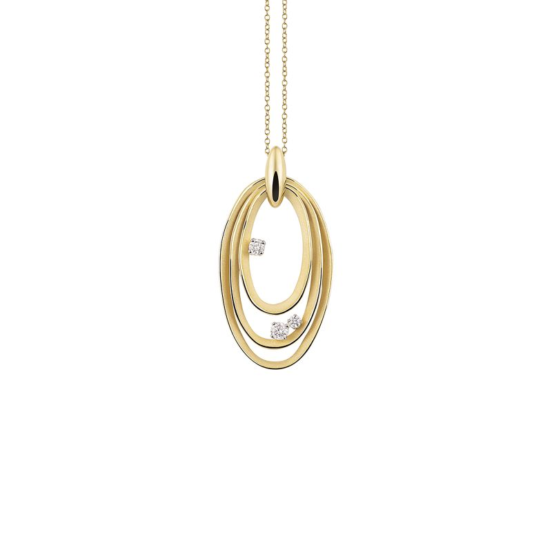 Dune Chic Series Pendant, 18Kt Yellow Sunrise Gold with Diamonds

3x Diamant/Briljant totaal  0.22Ct.
Goud 18Krt
Kleur: Yellow Sunrise 

De onregelmatige rondingen van Dune bootsen de dynamiek van woestijnduinen na en worden versterkt door kostbare diamanten tussen zachte bewegingseffecten in. De kostbare afwisseling tussen fluweelachtige oppervlakken in de diepte en glanzend goud op de dunne en onregelmatige gouden randen zijn kenmerkend voor deze collectie en geven driedimensionaliteit aan het juweel.