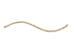 De 14krt. geelgouden armband, modelnummer 1184-A GEEL, is gemaakt van 14-karaats goud. Met een ankerdesign en een lengte van 19 cm, straalt deze armband luxe uit. Het beste te dragen als subtiel, verfijnd accent bij zowel casual als formele outfits, en combineert prachtig met andere geelgouden sieraden voor een elegante look.