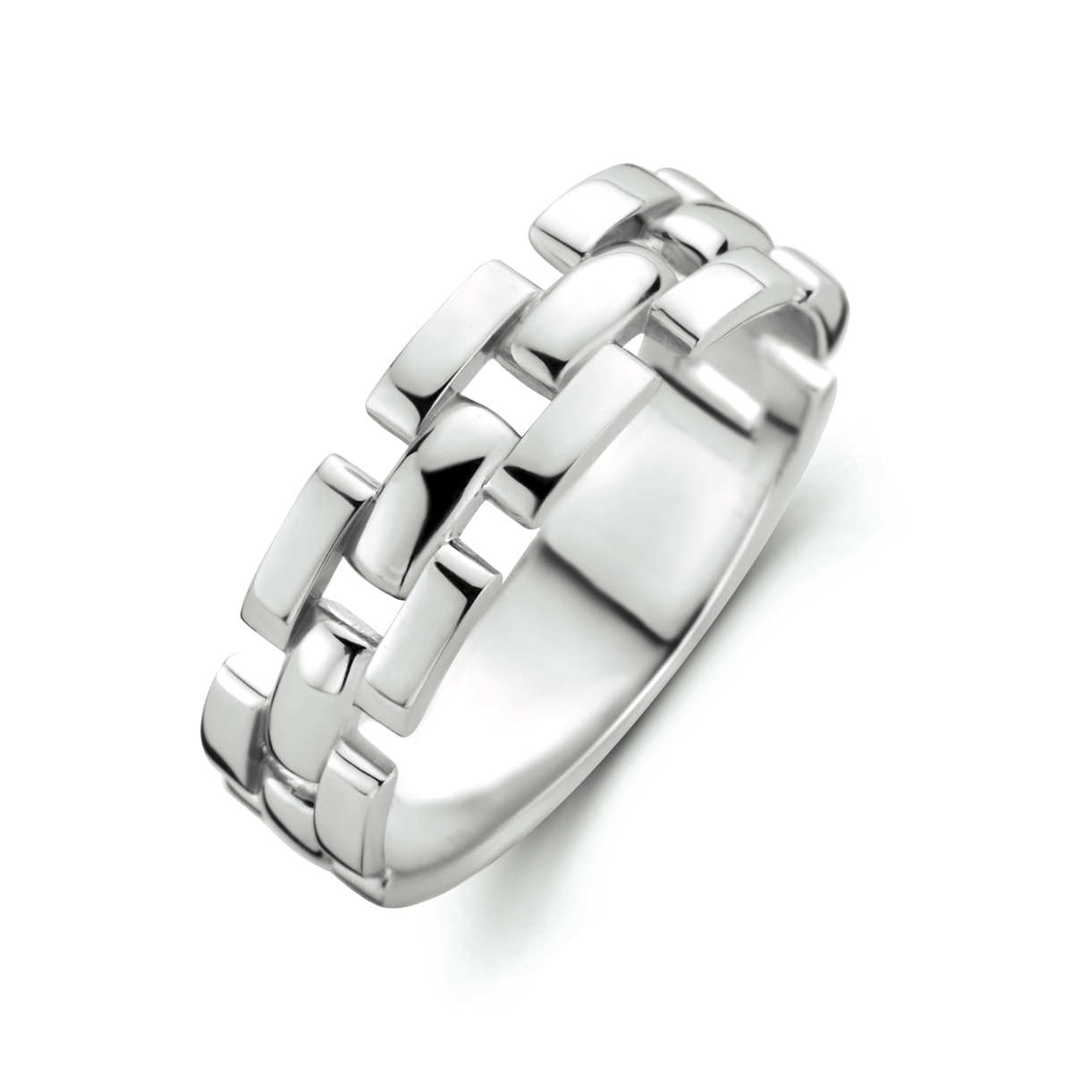 Gerhodineerd 925 zilveren ring uitgevoerd met schakelmotief. De ring heeft een breedte van 5.5mm.