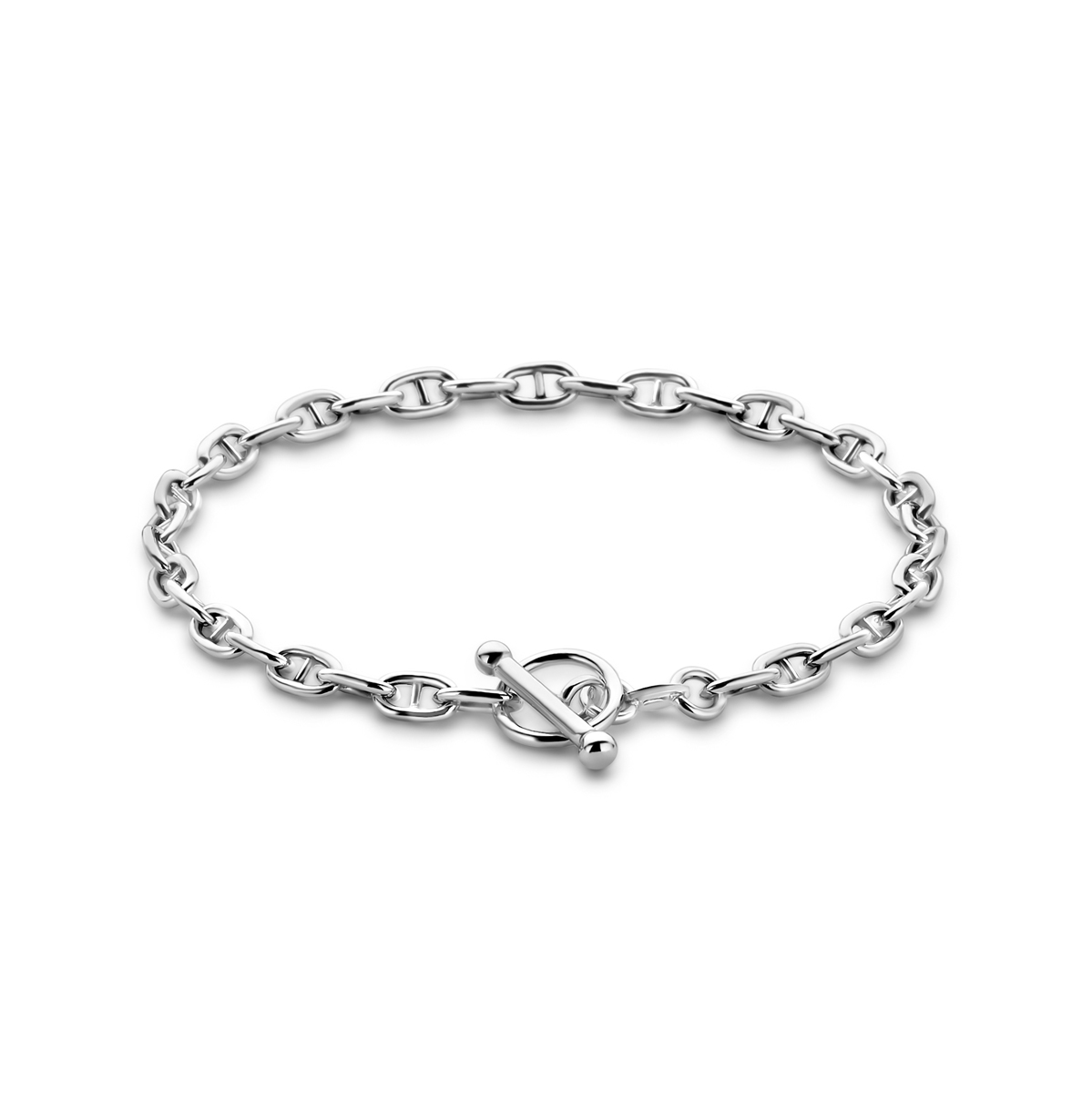 Gerhodineerd 925 zilveren armband uitgevoerd met een kapittelslot. De armband heeft een draaglengte van 18.5cm. De schakelbreedte is 3.9mm.