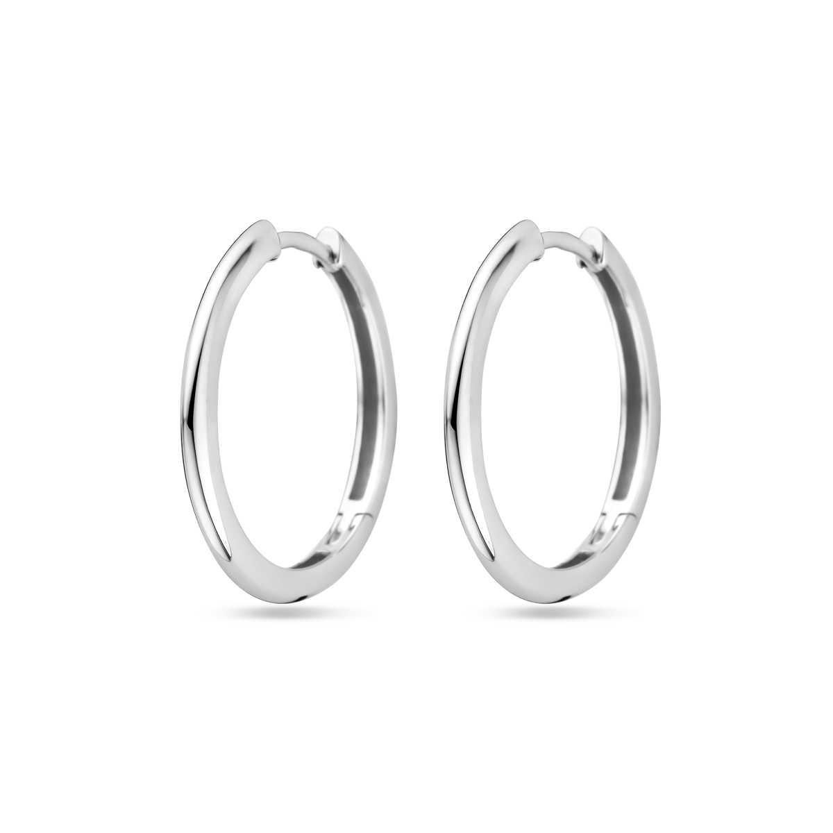 Gerhodineerd 925 zilveren klapoorringen met een breedte van 2mm.