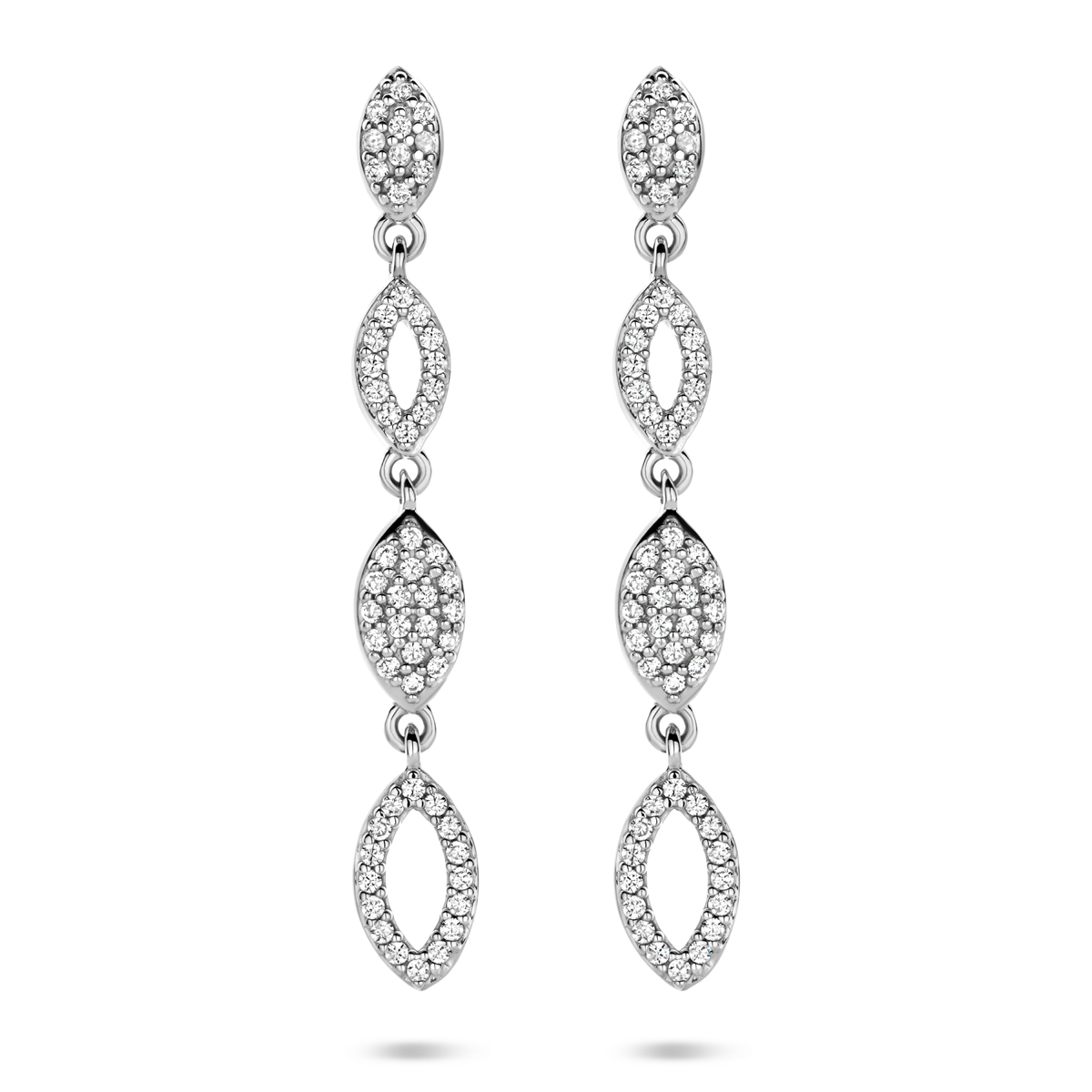 Gerhodineerd 925 zilveren oorhangers met zirkonia. De oorhangers hebben een totale hoogte van 39mm.