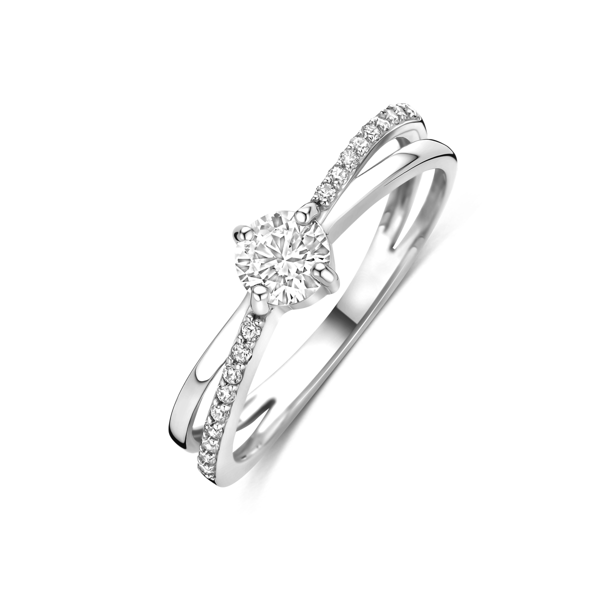Gerhodineerd 925 zilveren ring uitgevoerd met zirkonia. De ring heeft een breedte van 3.5mm.