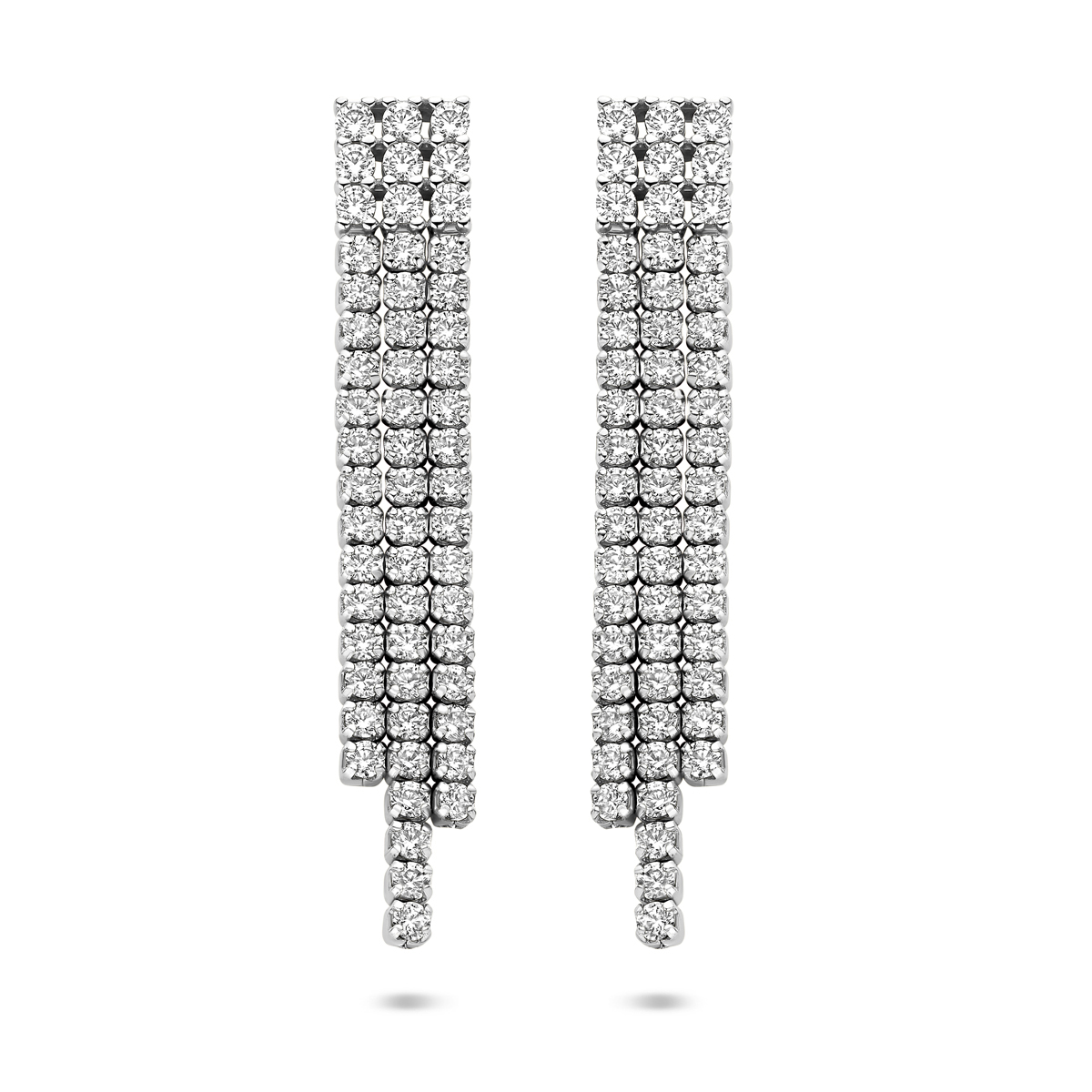 Gerhodineerd 925 zilveren oorhangers uitgevoerd met zirkonia. De oorhangers hebben een totale hoogte van 36mm.