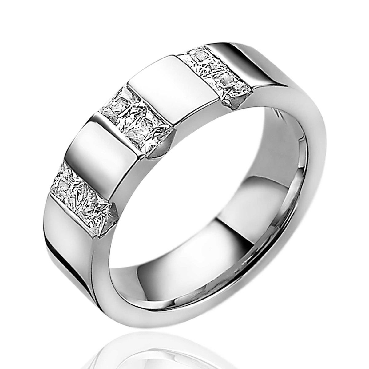 ZINZI zilveren elegante ring, bezet met princess geslepen witte zirconia's. Exclusief ontworpen door mode-ontwerper Mart Visser. De strak vormgegeven ring heeft drie schitterende zettingen. Deze zilveren ring draagt herkenbaar de signatuur van Mart Visser. Vervaardigd van eerste gehalte zilver (925) en met extra rodiumlaag voor een langdurige glans. 