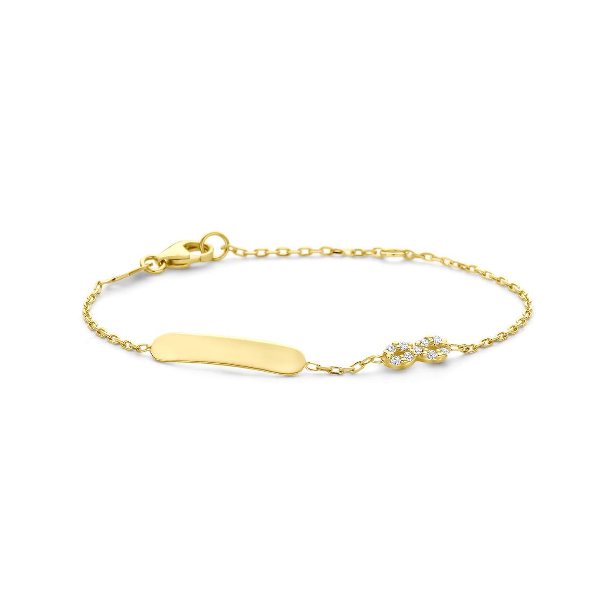 14k Geelgouden graveerarmband uitgevoerd met een infinity en zirkonia. De armband heeft draaglengtes van 11-13cm.