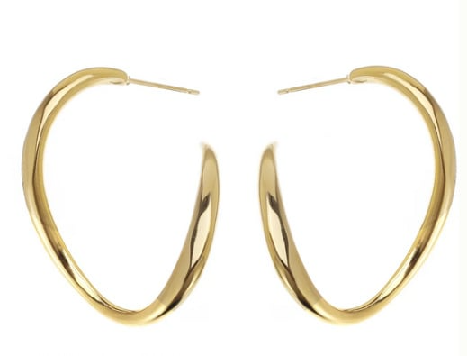 De Rose & Camellia Oorstekers edelstaal verguld, modelnummer 3110642212505, zijn verfijnde, duurzame oorbellen. Deze stijlvol vergulde oorstekers zijn perfect voor dagelijks gebruik en formele gelegenheden. Combineer ze met een elegante halsketting om je look compleet te maken. Ideaal als cadeau of als een verfijnde toevoeging aan je eigen sieradencollectie.