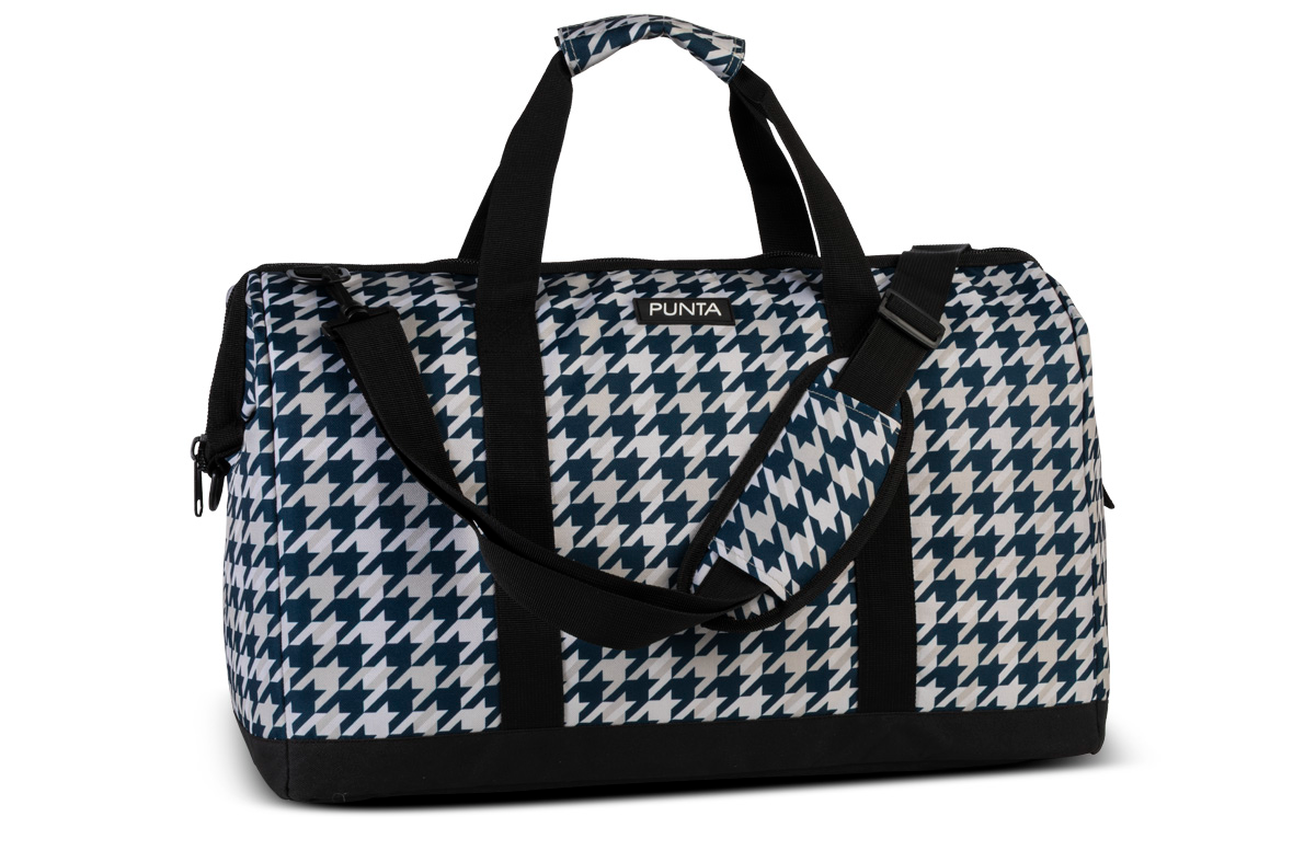 De Punta Weekend Doctor’s Bag XL – stijlvolle en ruime reistas

De De Punta Weekend Doctor’s Bag XL is de perfecte metgezel voor jouw weekenduitjes en korte reizen. Deze luxe weekendtas uit de categorie Travel Luggage Accessories (subtype Travel Weekend Bags) combineert elegant design met praktische functionaliteit.

Ruim en doordacht ontwerp

Dankzij het royale formaat biedt deze doctor’s bag voldoende ruimte voor al je kleding, schoenen en reisbenodigdheden. De tas opent wijd, zodat je eenvoudig overzicht houdt en snel bij je spullen kunt.

Je kunt de tas comfortabel in de hand dragen of stijlvol over de schouder met de afneembare en verstelbare schouderband – ideaal voor reizen met optimaal gemak.

Afmetingen

Hoogte: 35 cm

Breedte: 49 cm

Diepte: 28 cm

Kenmerken

Luxe De Punta design – stijlvol en praktisch

Ruim hoofdvak met overzichtelijke indeling

Draagbaar in de hand of over de schouder

Perfect formaat voor weekendtrips of korte reizen

Categorie: Travel Luggage Accessories

Subtype: Travel Weekend Bags

Perfect voor elk avontuur

Of je nu een citytrip, zakenreis of spontaan weekendje weg plant – de De Punta Weekend Doctor’s Bag XL is de ideale reistas voor wie reist met stijl en comfort.