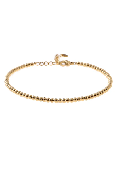 Het product Rose & Camellia Armband, modelnummer 2110036408997, is een vergulde edelstalen armband met verfijnde details. Deze luxe armband is ideaal als sieraad om dagelijks te dragen of voor speciale gelegenheden. Draag hem los voor een subtiele look of combineer hem met andere armbanden voor een gelaagd effect. Perfect voor elke outfit!