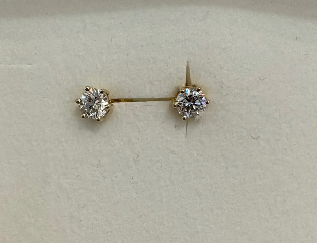 14 krt gouden oorstekers met 2x 0.25ct. lab grown diamant IGI gecertificeerd.