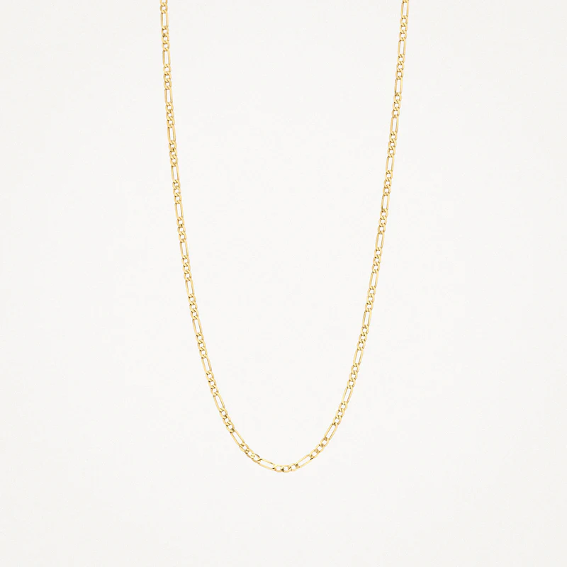 Met deze 14k geel gouden ketting met figaro schakels voeg je een stijlvol item toe. De lengte van 42 cm zorgt ervoor dat hij elegant om je hals valt. De kenmerkende figaro schakelconstructie geeft een subtiele, verfijnde uitstraling. Perfect om los te dragen of als basis voor je gelaagde sieradenlook.