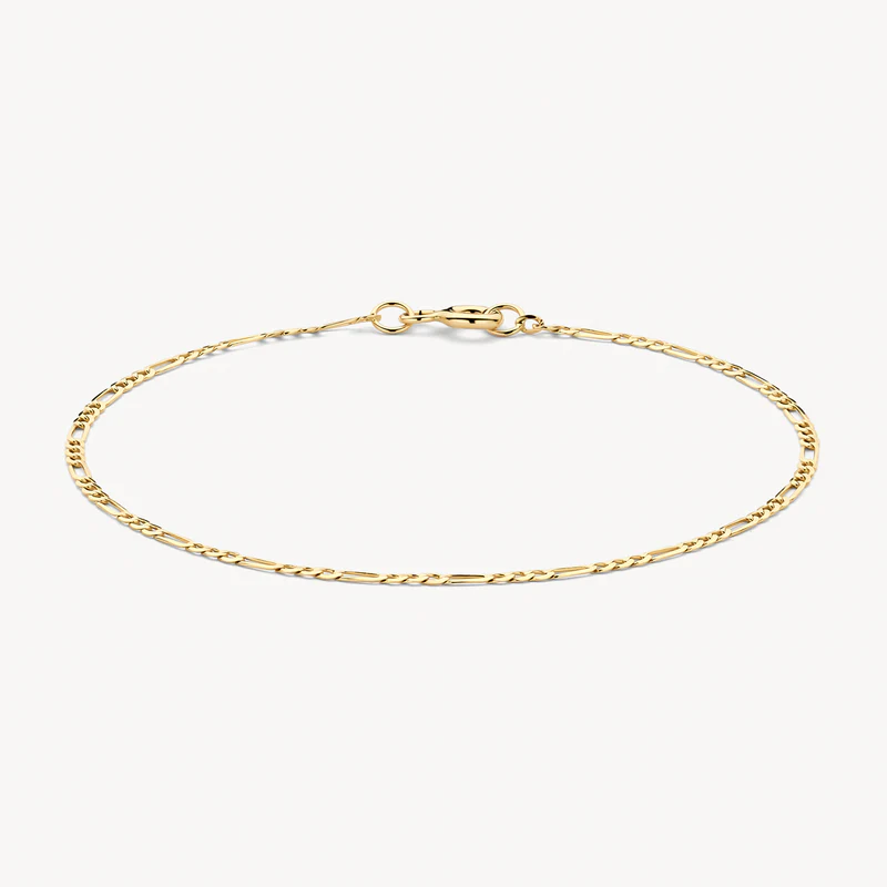 Deze verfijnde schakelarmband, gemaakt van 14k geel goud, is een tijdloze klassieker. De elegante Figaro schakel en een lengte van 17.5 cm zorgen voor een perfecte pasvorm. Je draagt hem moeiteloos, zowel alleen als gecombineerd. Een subtiele, maar stijlvolle aanvulling op jouw sieradencollectie.