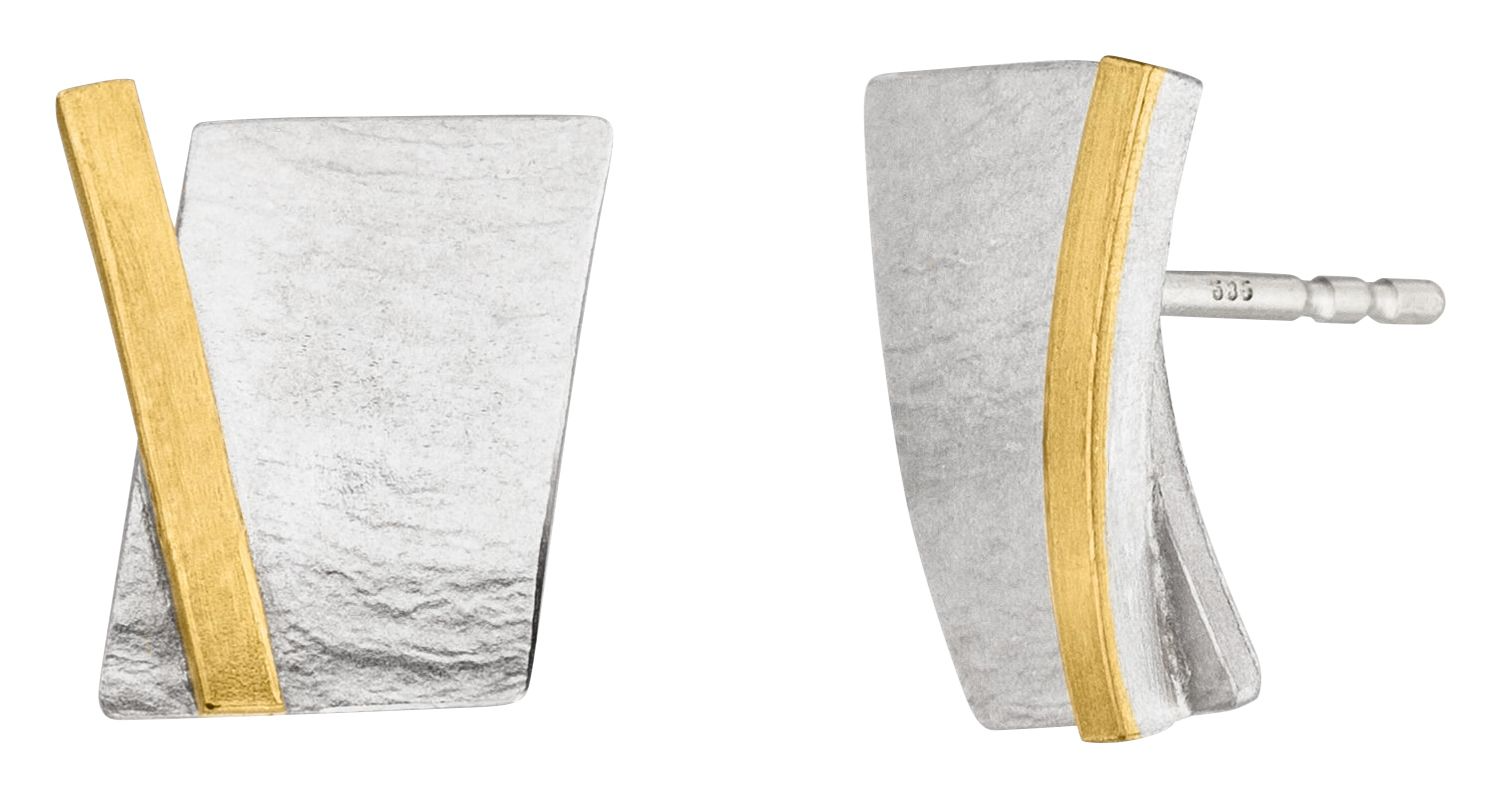 De handgemaakte design sieraden van MANU zijn stuk voor stuk iconen waarmee de drager zijn persoon onderstreept. Een bijzondere edelmetalen en contrastrijke combinaties kenmerken MANU.